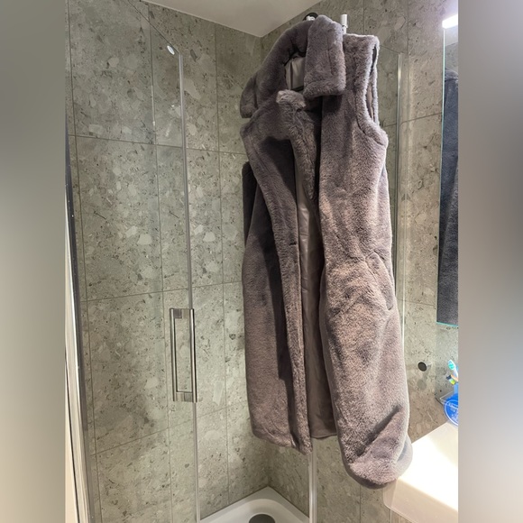 Faux Fur Sleeveless Coat by Intrend - Picture 2 of 2